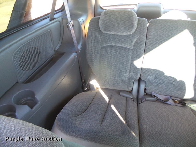 image for item DG0411 2005 Dodge Grand Caravan van