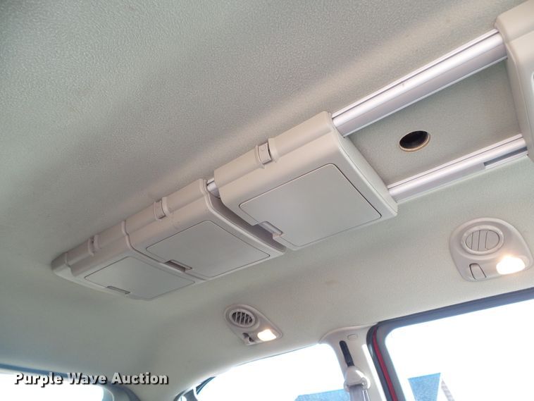 image for item DG0411 2005 Dodge Grand Caravan van