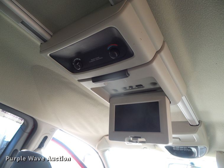 image for item DG0411 2005 Dodge Grand Caravan van