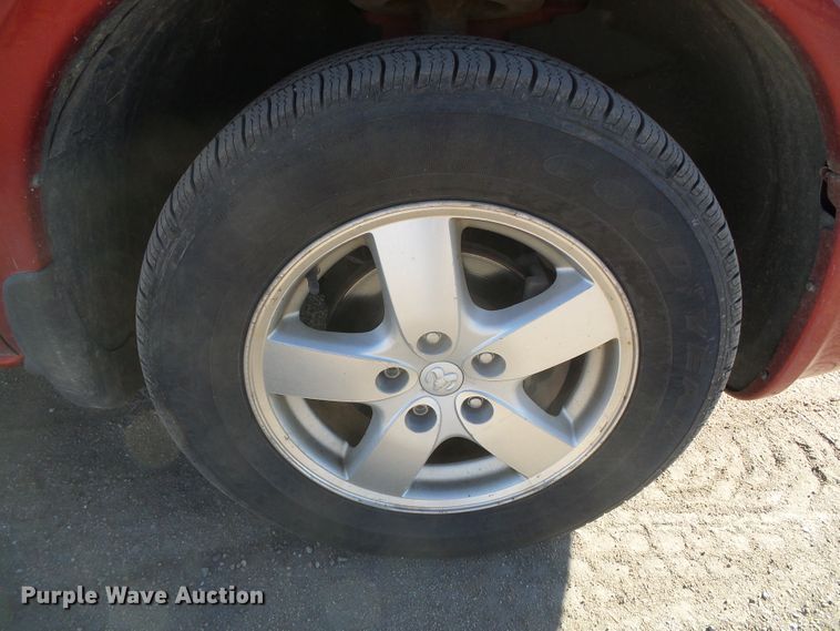 image for item DG0411 2005 Dodge Grand Caravan van