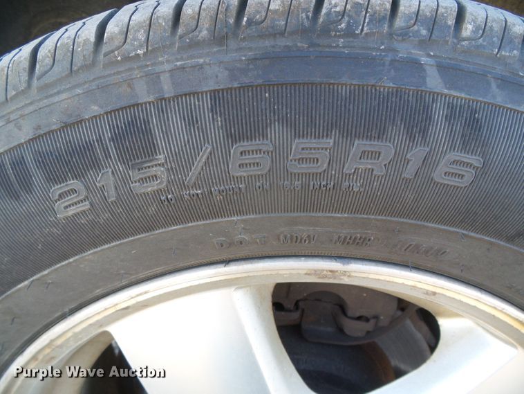 image for item DG0411 2005 Dodge Grand Caravan van