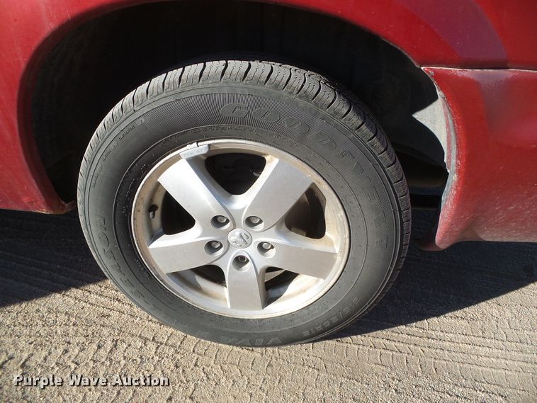 image for item DG0411 2005 Dodge Grand Caravan van