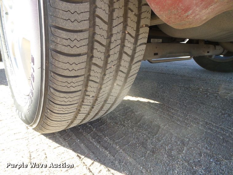 image for item DG0411 2005 Dodge Grand Caravan van