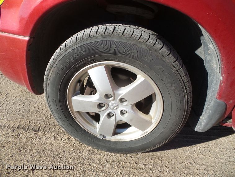 image for item DG0411 2005 Dodge Grand Caravan van