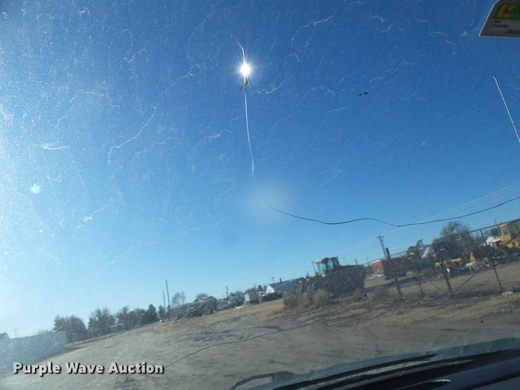 image for item DG0411 2005 Dodge Grand Caravan van