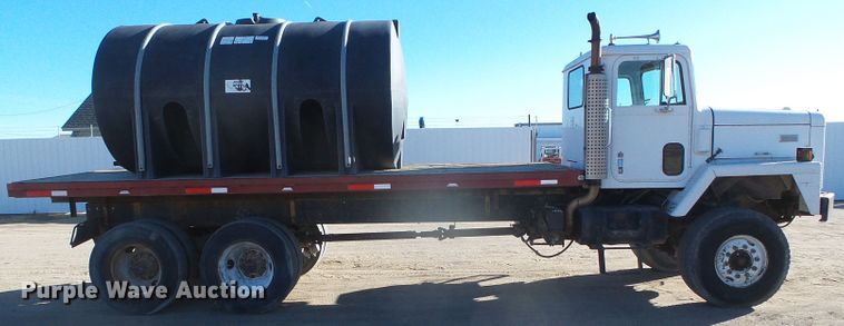 image for item DG0412 1980 International Paystar 5000 flatbed truck