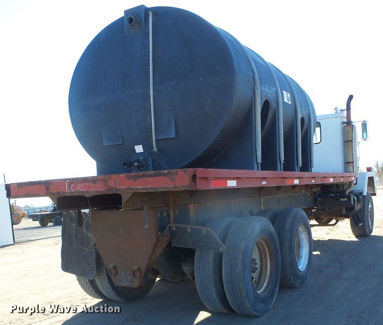 image for item DG0412 1980 International Paystar 5000 flatbed truck