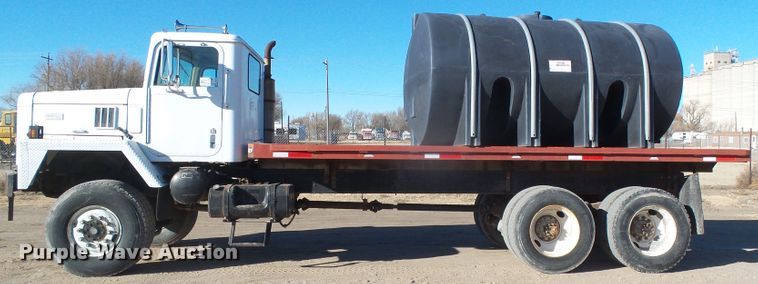 image for item DG0412 1980 International Paystar 5000 flatbed truck