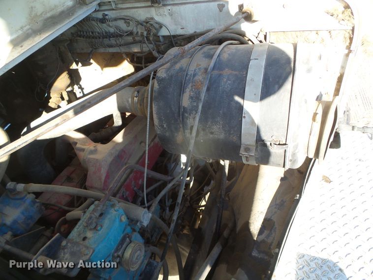 image for item DG0412 1980 International Paystar 5000 flatbed truck