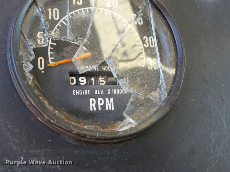 image for item DG0412 1980 International Paystar 5000 flatbed truck