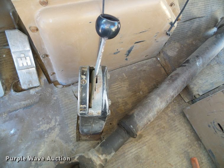 image for item DG0412 1980 International Paystar 5000 flatbed truck