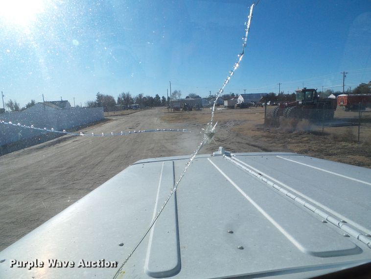 image for item DG0412 1980 International Paystar 5000 flatbed truck