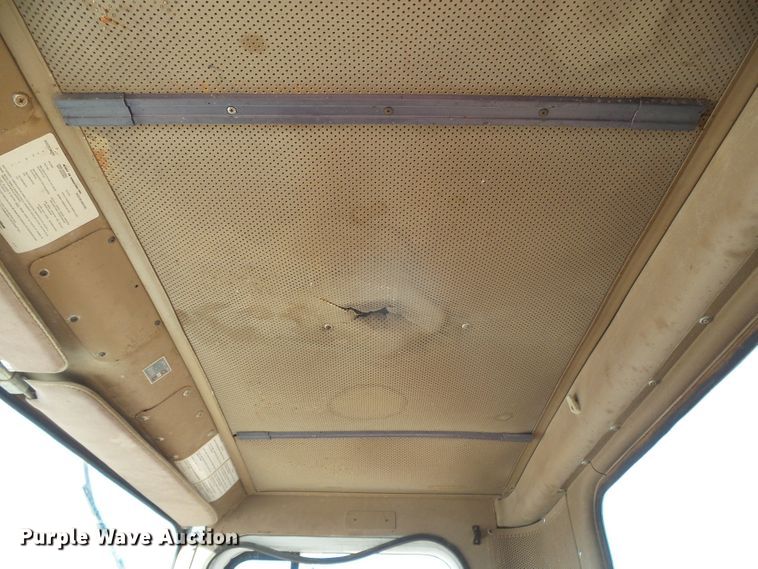 image for item DG0412 1980 International Paystar 5000 flatbed truck