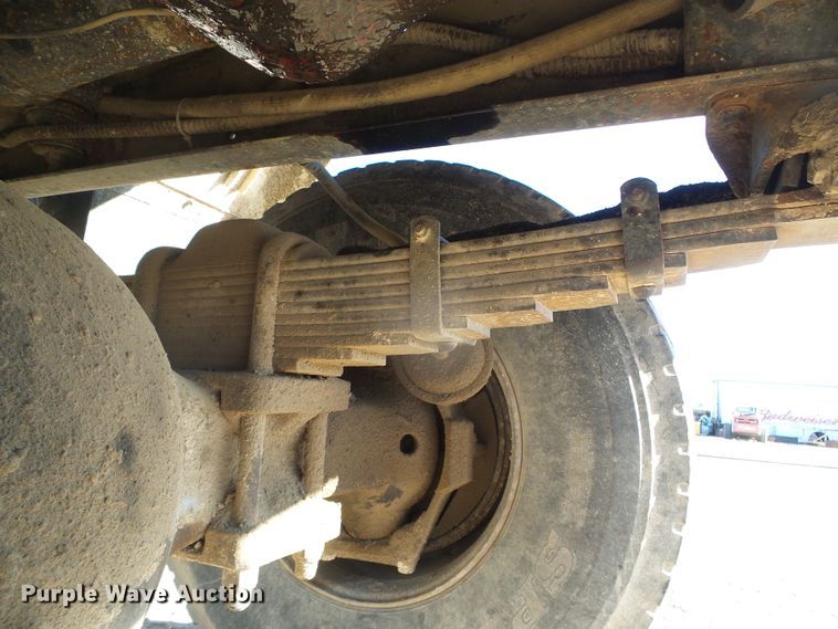 image for item DG0412 1980 International Paystar 5000 flatbed truck