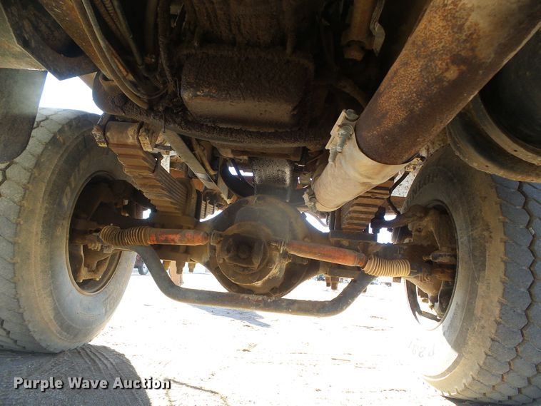 image for item DG0412 1980 International Paystar 5000 flatbed truck