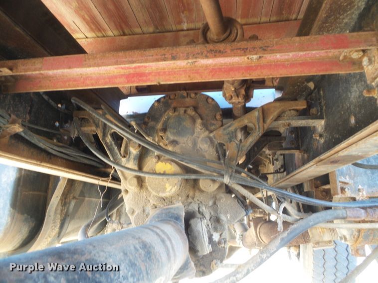 image for item DG0412 1980 International Paystar 5000 flatbed truck