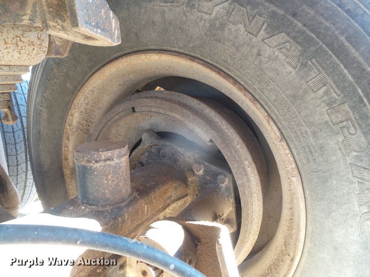 image for item DG0412 1980 International Paystar 5000 flatbed truck