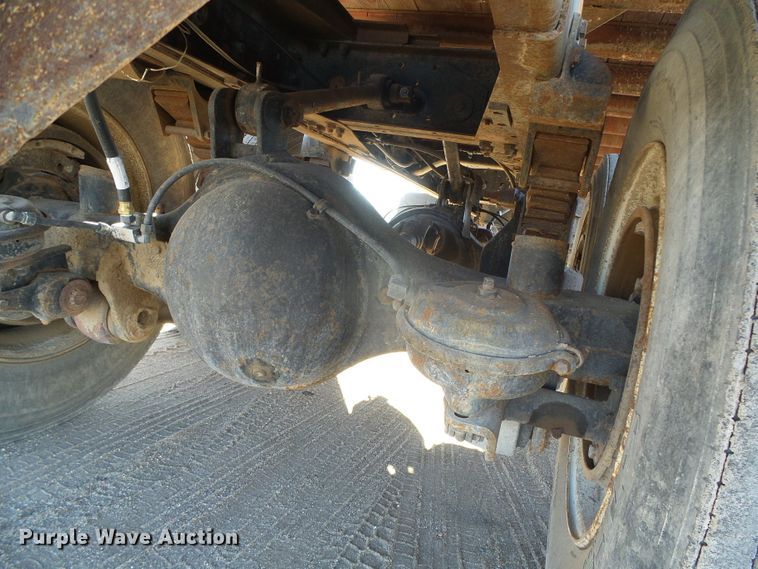 image for item DG0412 1980 International Paystar 5000 flatbed truck