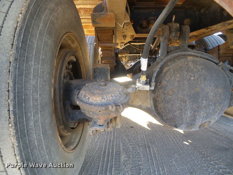 image for item DG0412 1980 International Paystar 5000 flatbed truck