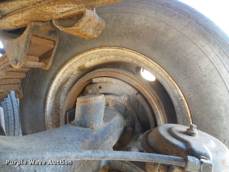 image for item DG0412 1980 International Paystar 5000 flatbed truck