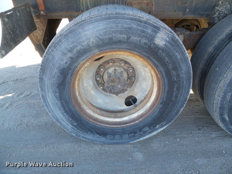 image for item DG0412 1980 International Paystar 5000 flatbed truck