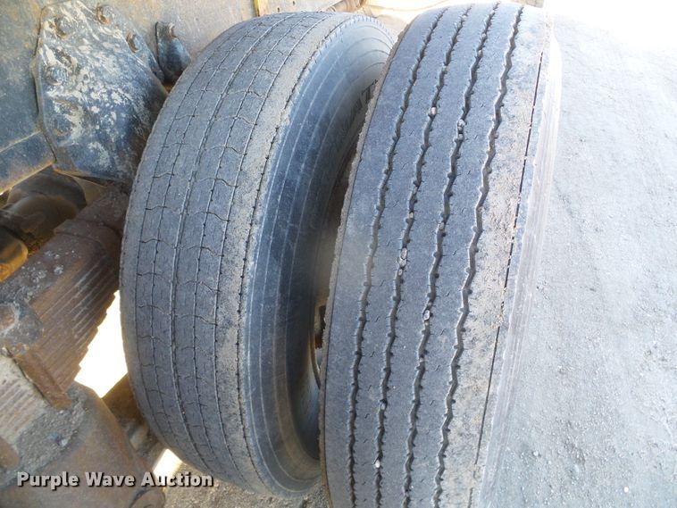 image for item DG0412 1980 International Paystar 5000 flatbed truck