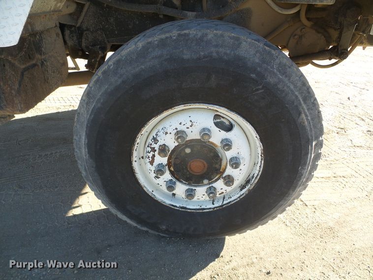 image for item DG0412 1980 International Paystar 5000 flatbed truck