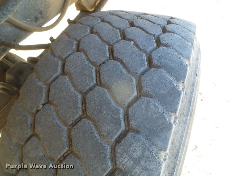 image for item DG0412 1980 International Paystar 5000 flatbed truck