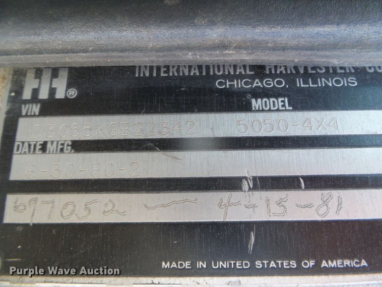 image for item DG0412 1980 International Paystar 5000 flatbed truck