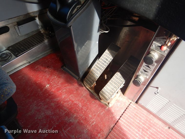 image for item DG5879 1995 MCI DL3 coach bus