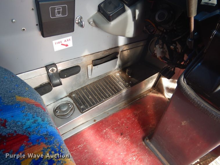 image for item DG5879 1995 MCI DL3 coach bus