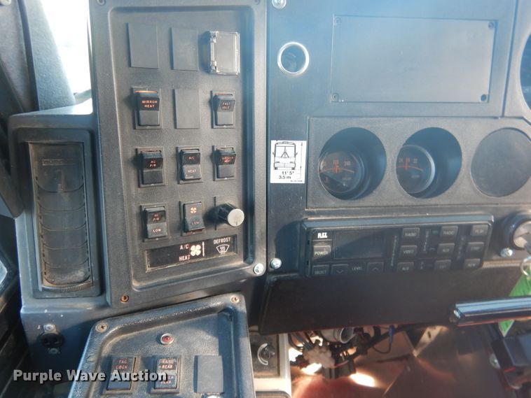 image for item DG5879 1995 MCI DL3 coach bus