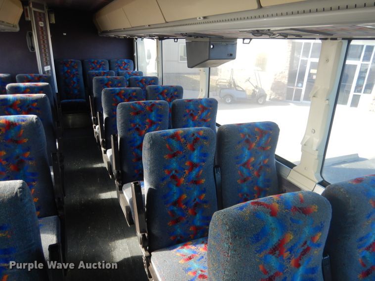 image for item DG5879 1995 MCI DL3 coach bus