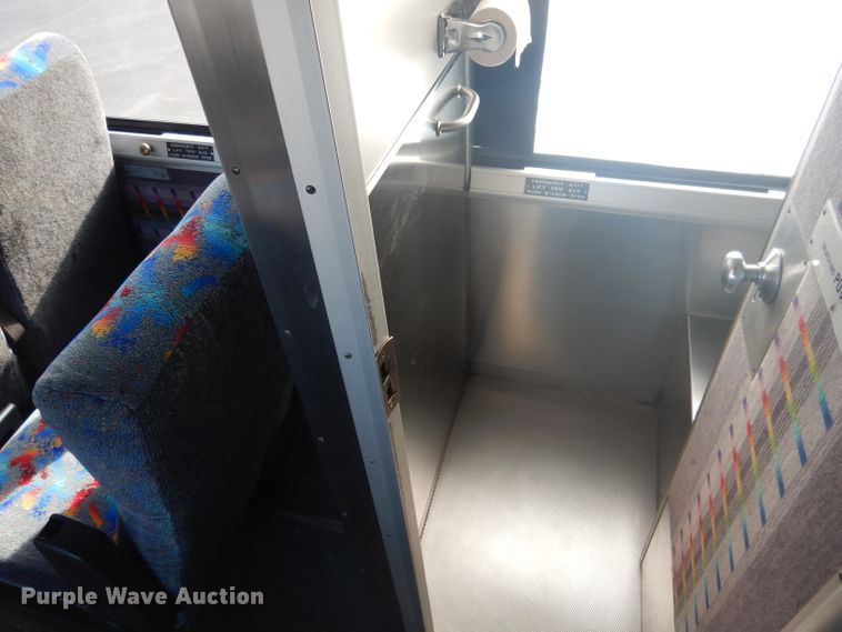 image for item DG5879 1995 MCI DL3 coach bus