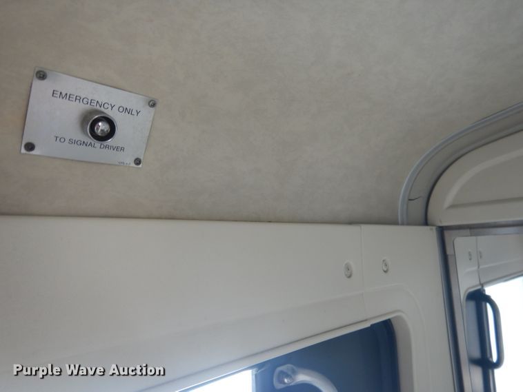 image for item DG5879 1995 MCI DL3 coach bus