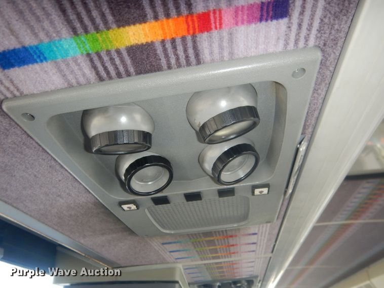 image for item DG5879 1995 MCI DL3 coach bus