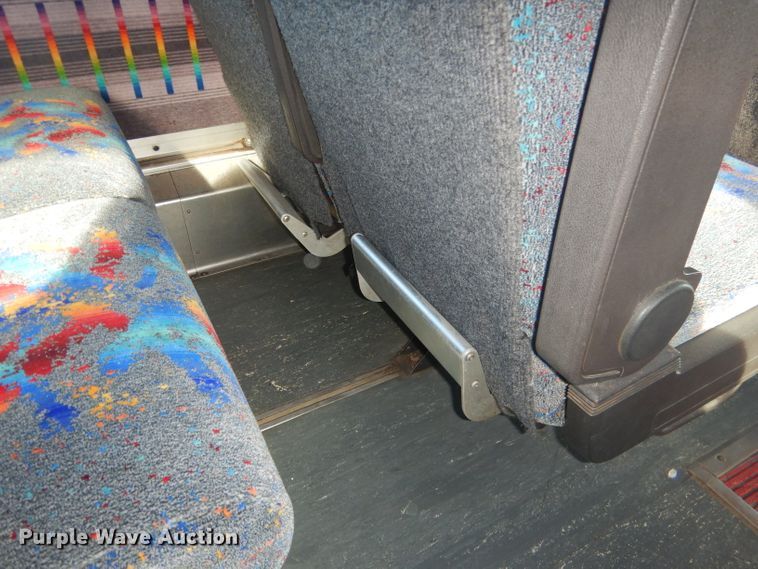 image for item DG5879 1995 MCI DL3 coach bus