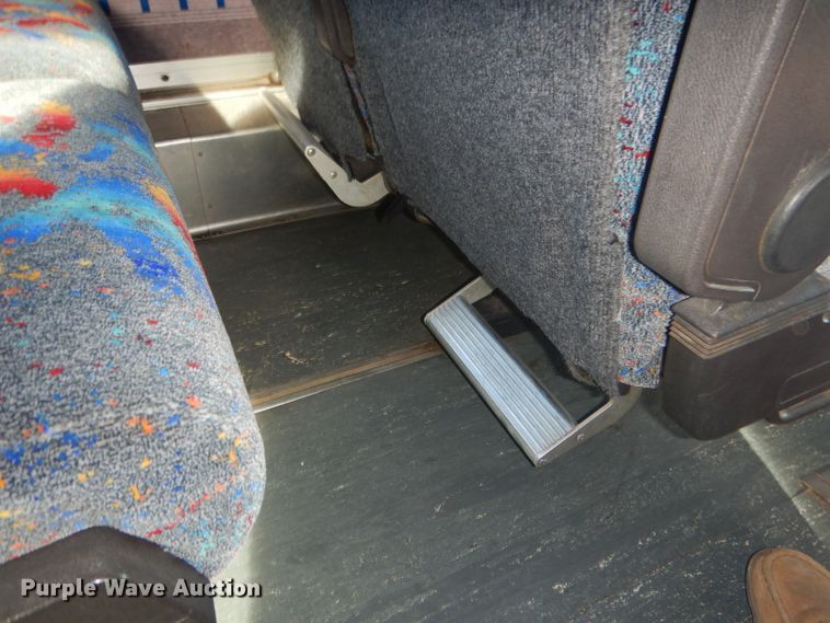 image for item DG5879 1995 MCI DL3 coach bus