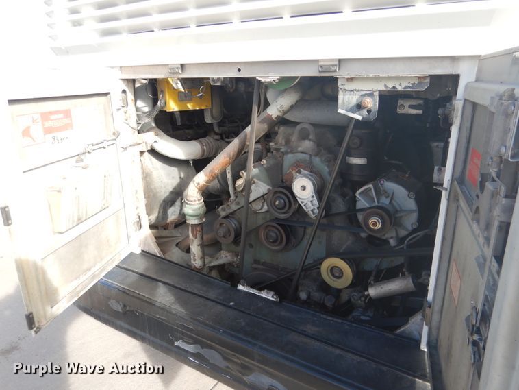 image for item DG5879 1995 MCI DL3 coach bus