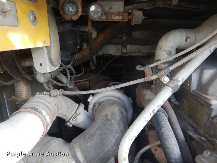 image for item DG5879 1995 MCI DL3 coach bus