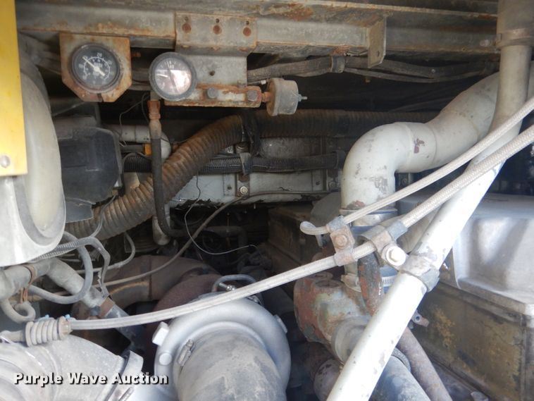 image for item DG5879 1995 MCI DL3 coach bus