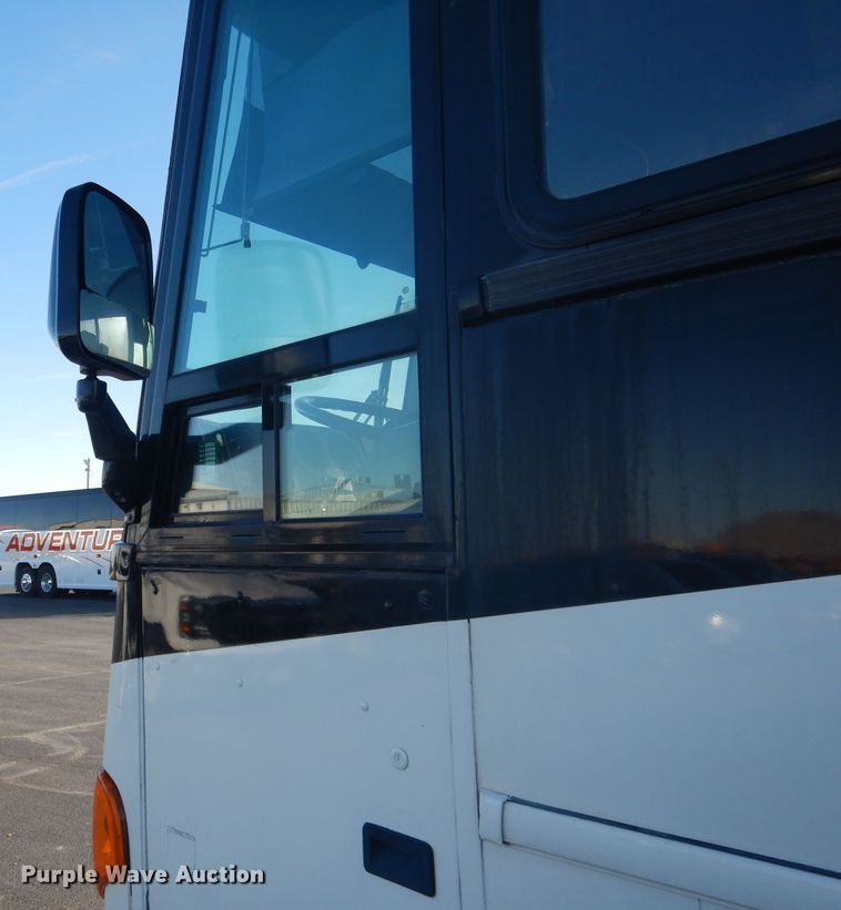 image for item DG5879 1995 MCI DL3 coach bus