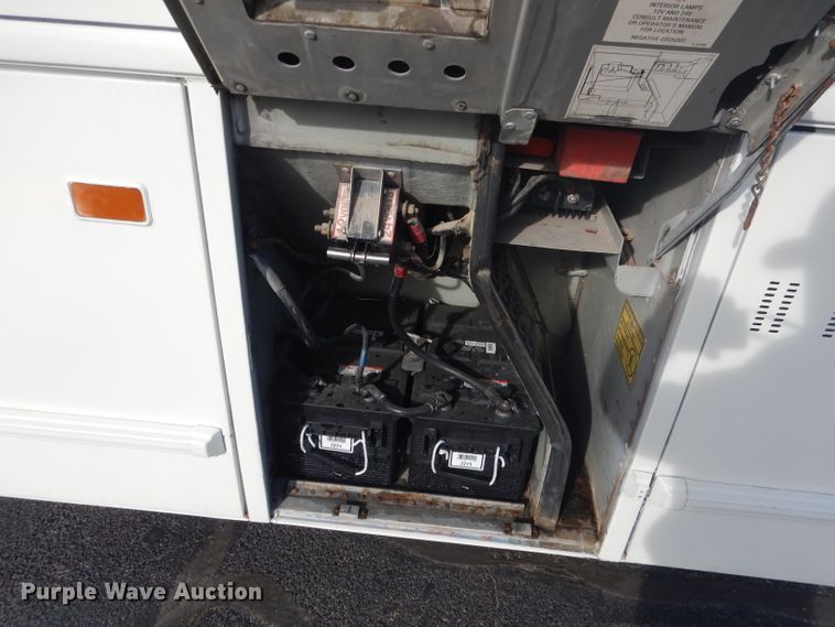 image for item DG5879 1995 MCI DL3 coach bus