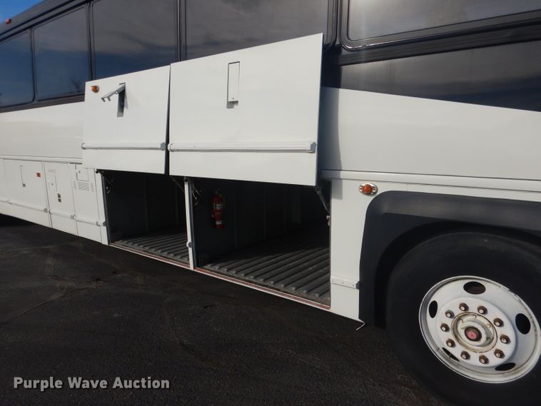 image for item DG5879 1995 MCI DL3 coach bus