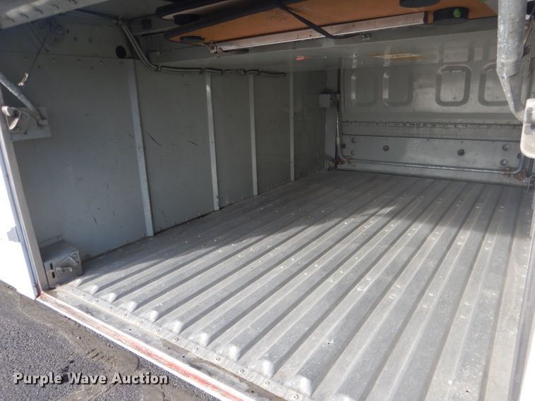 image for item DG5879 1995 MCI DL3 coach bus