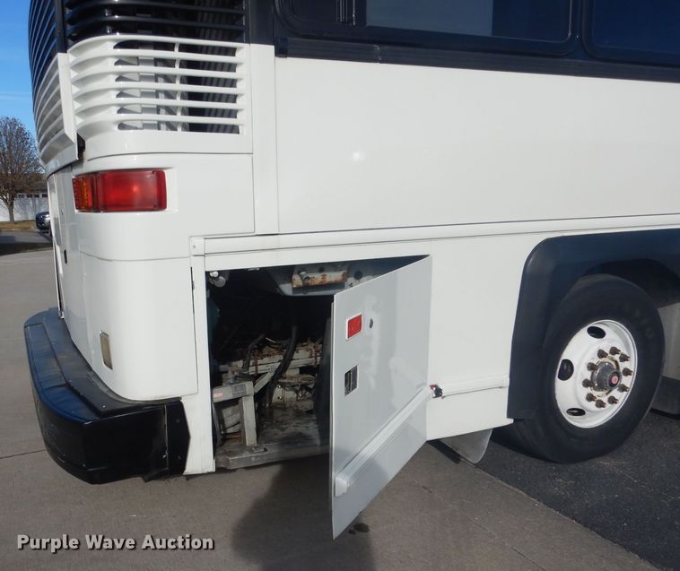 image for item DG5879 1995 MCI DL3 coach bus