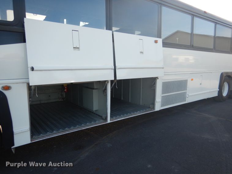 image for item DG5879 1995 MCI DL3 coach bus