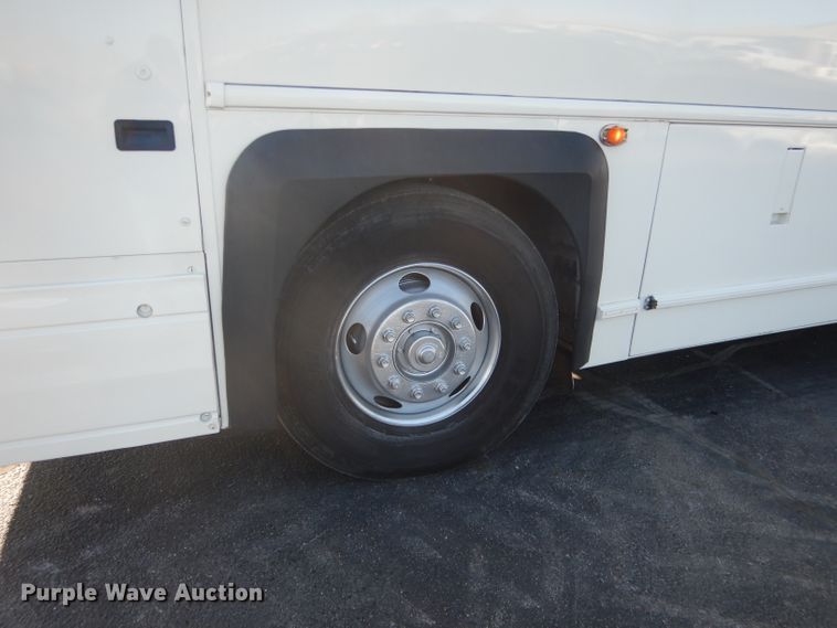 image for item DG5879 1995 MCI DL3 coach bus