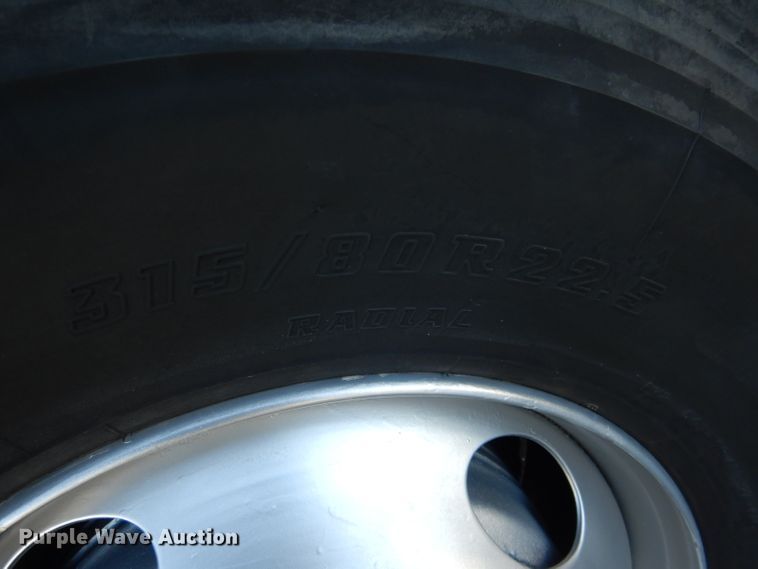 image for item DG5879 1995 MCI DL3 coach bus