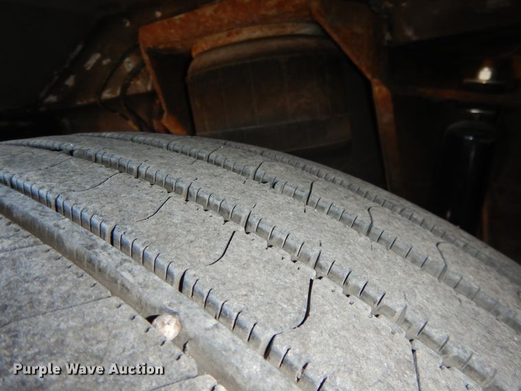 image for item DG5879 1995 MCI DL3 coach bus